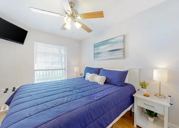 The Cove #c102 Apartment *