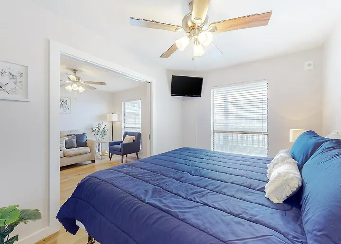 The Cove #c102 Apartment *